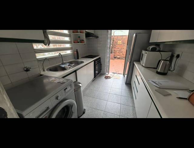 3 BEDROOM TOWNHOUSE FOR SALE IN FLORIDA LAKE